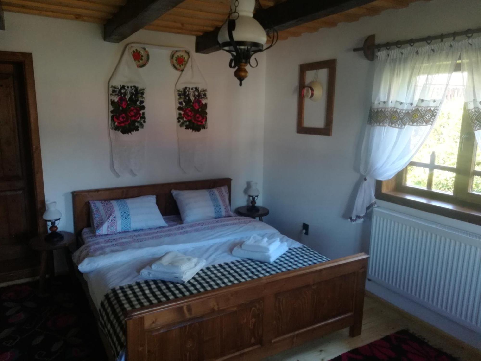 Casa Din Susani Calinesti  Habitación foto
